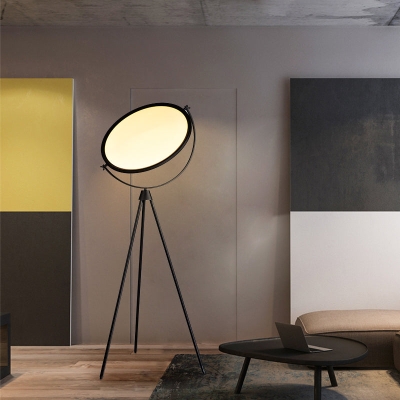Minimalistische Stehlampe