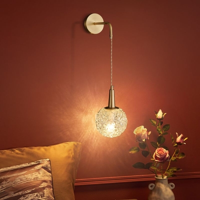 Kreative Wandleuchte aus Glas mit langem Arm
