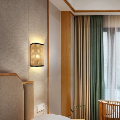 Rechteckige Rattan-Wandleuchte im Lodge-Stil