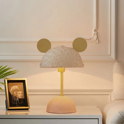 Gewölbte Cartoon-Tischlampe im modernen Stil