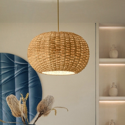 Hängeleuchten aus Rattanstroh mit rundem Lampenschirm