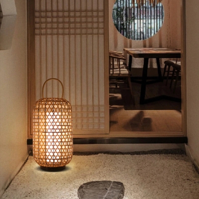 Japanische Stehlampen aus natürlichem Bambusgewebe für das Wohnzimmer