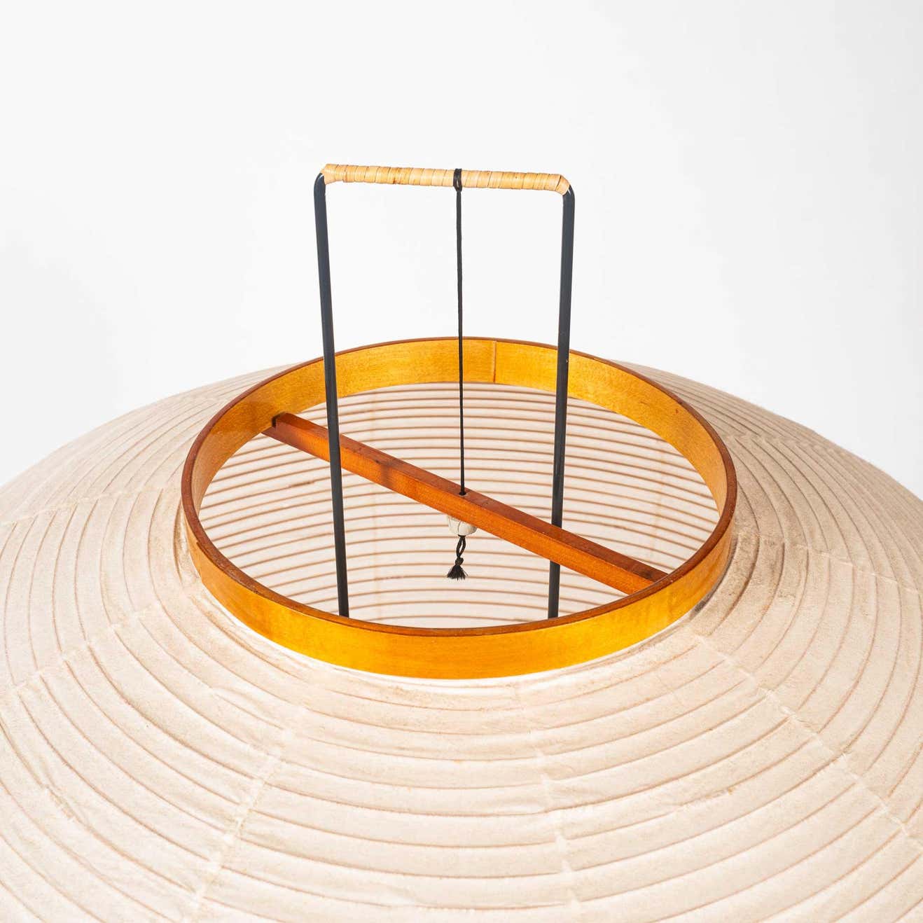 Moderne Stehlampe aus Reispapier