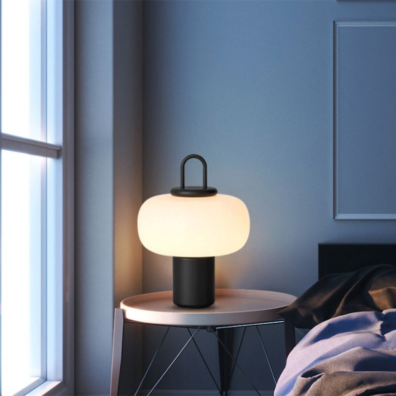 Nordische minimalistische schwarze Tischlampe