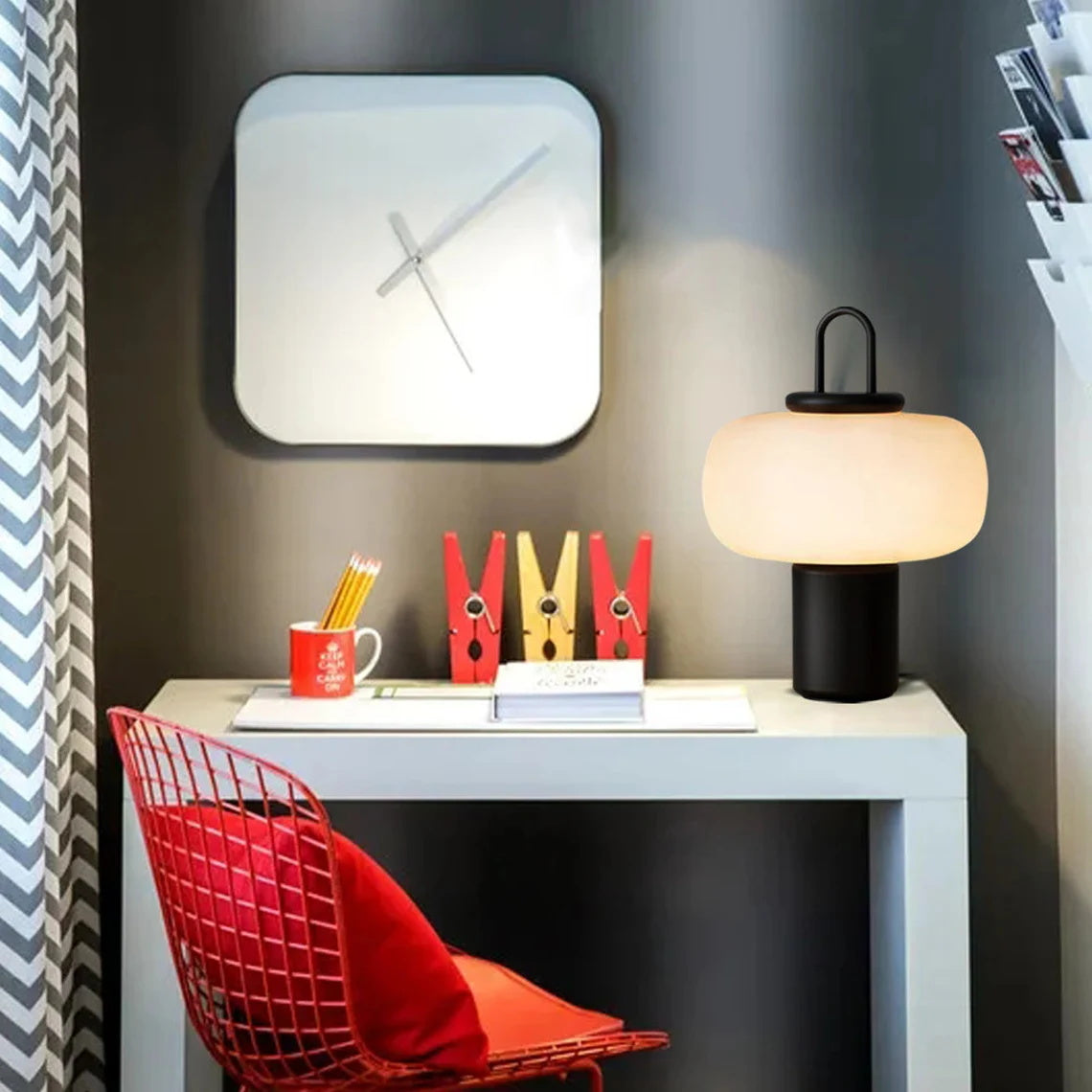 Nordische minimalistische schwarze Tischlampe