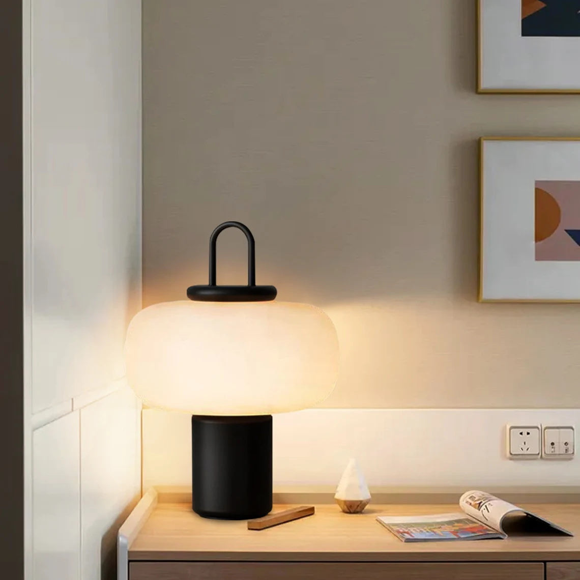 Nordische minimalistische schwarze Tischlampe