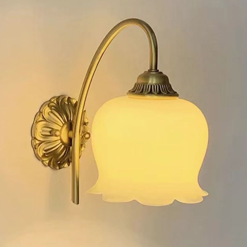 Moderne Wandleuchte aus Metall in Blumenform