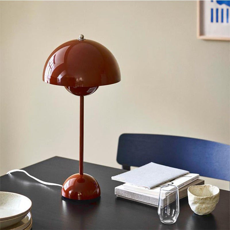 Minimalistische Tischlampe aus Metall, kreative Nebenlampe