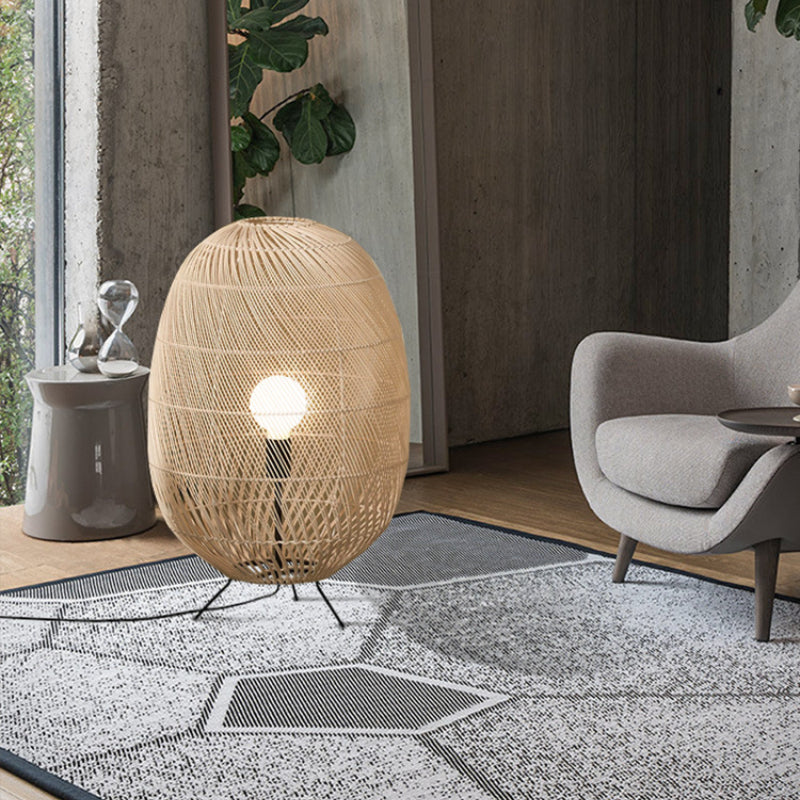 Natürliche Rattan-Midi-Stehlampe für das Wohnzimmer