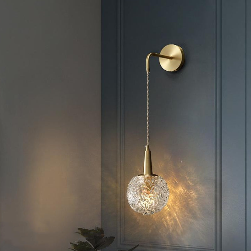 Kreative Wandleuchte aus Glas mit langem Arm