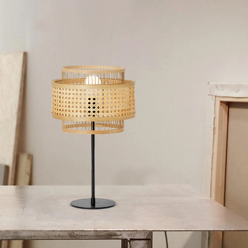 Handgeflochtene Rattan-Stehlampen und Tischlampen im Vintage-Design