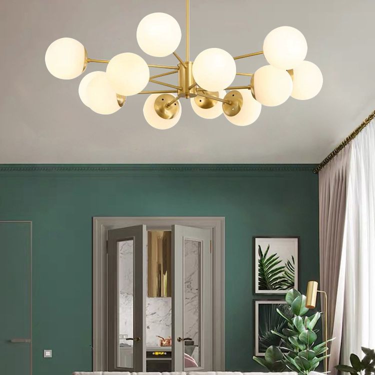 Goldene molekulare Kronleuchterlampe mit 12 Lichtern und weißem Glaskugelschirm