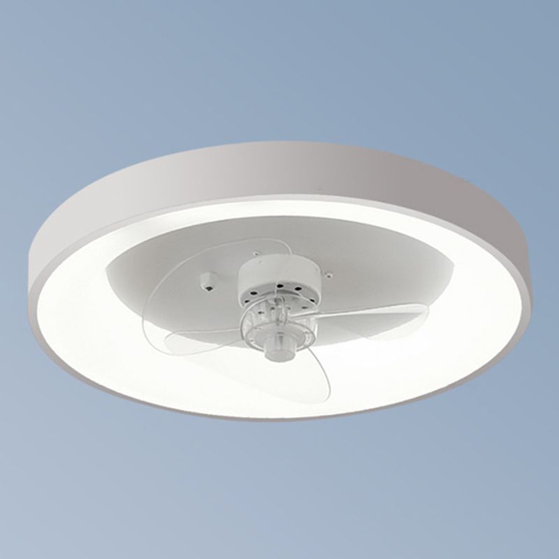 Runde Deckenventilatoren aus Metall mit Lichtern in Weiß