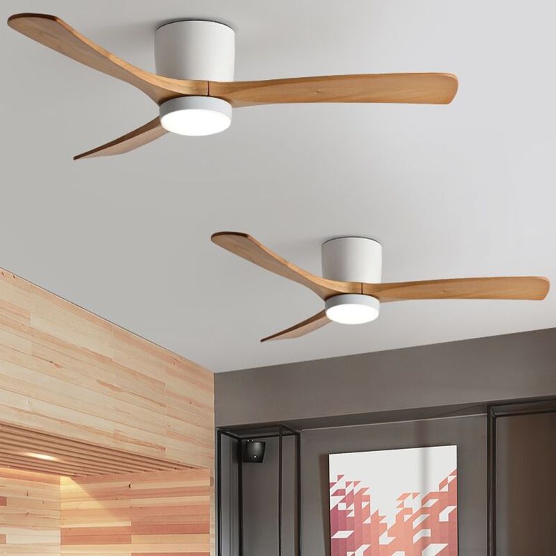 Zeitgenössische Deckenventilatorleuchte aus Holz mit LED-Deckeneinbau