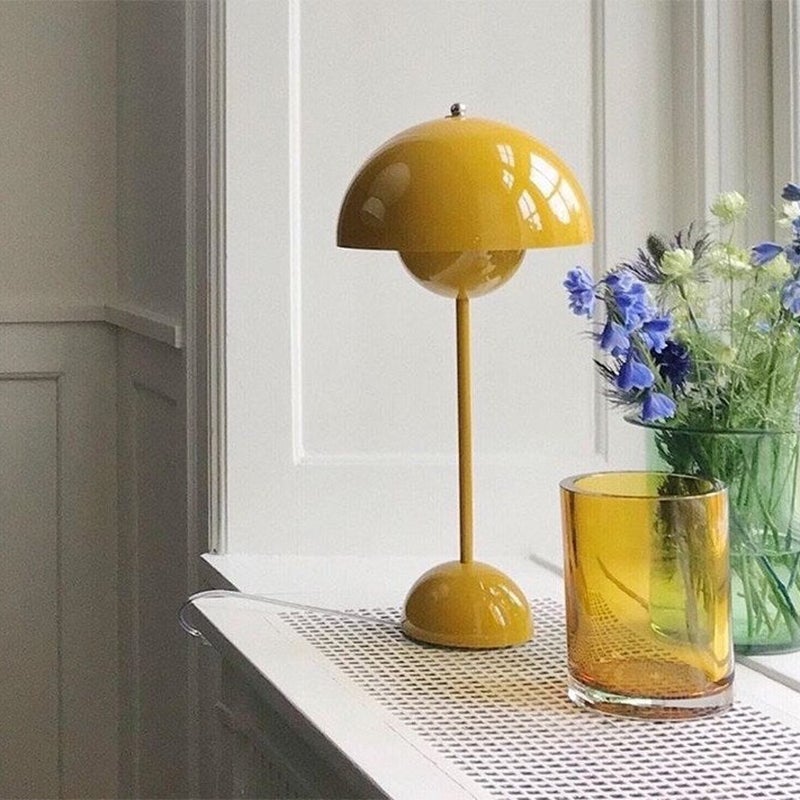 Minimalistische Tischlampe aus Metall, kreative Nebenlampe