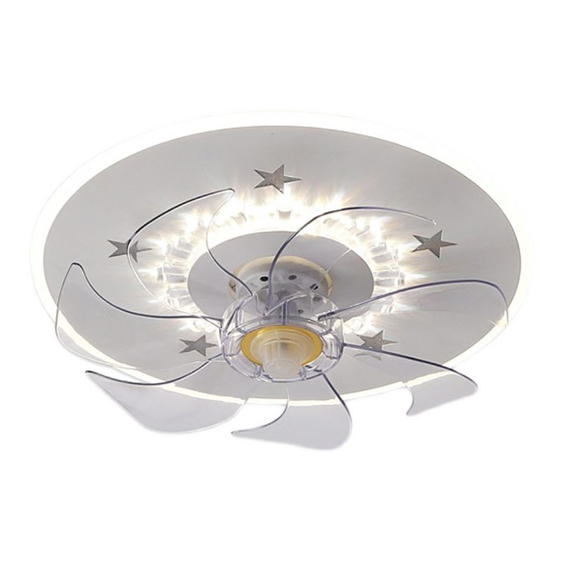 Weiße Stern-Deckenventilatorlampe im nordischen Stil
