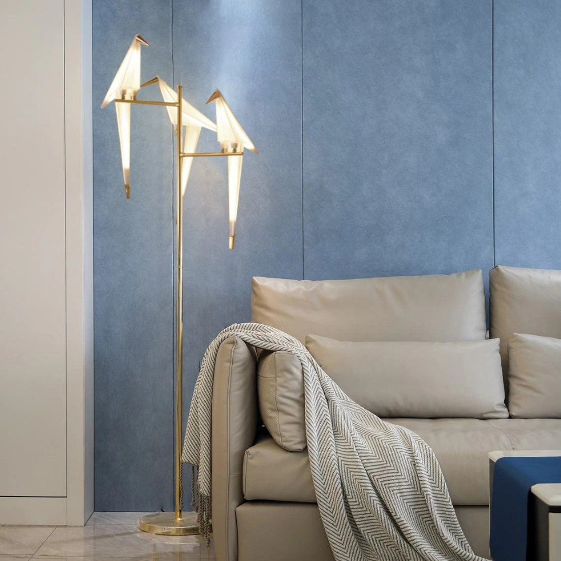 Goldene Vogel-Metall-Wohndekor-Stehlampe