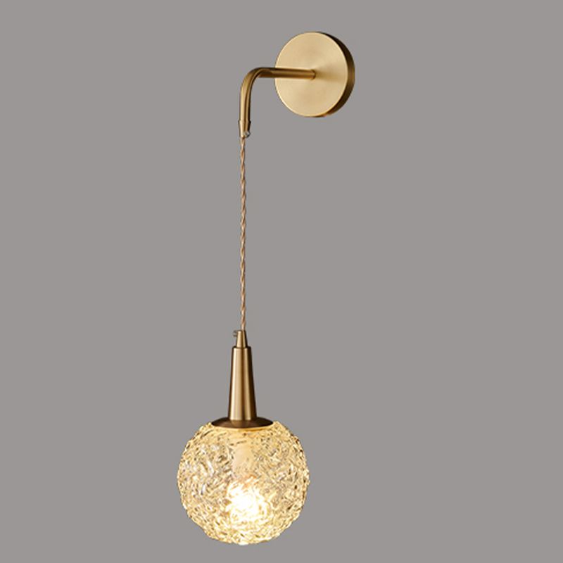 Kreative Wandleuchte aus Glas mit langem Arm