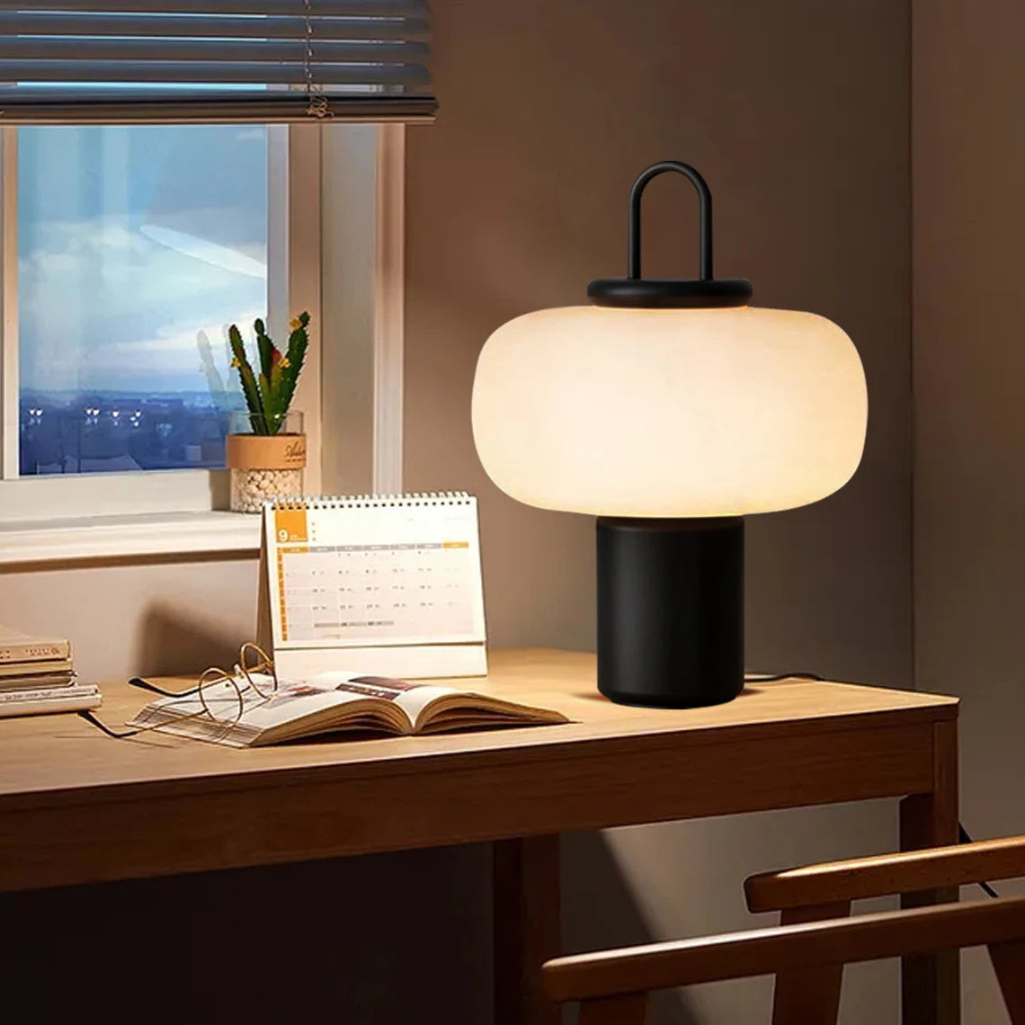 Nordische minimalistische schwarze Tischlampe