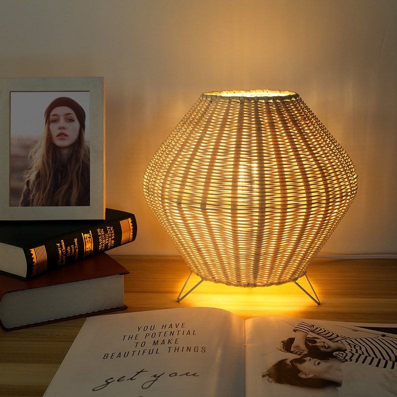 Rattangeflecht-Tischlampe, auffällige, handgefertigte Leselicht-Dekoration