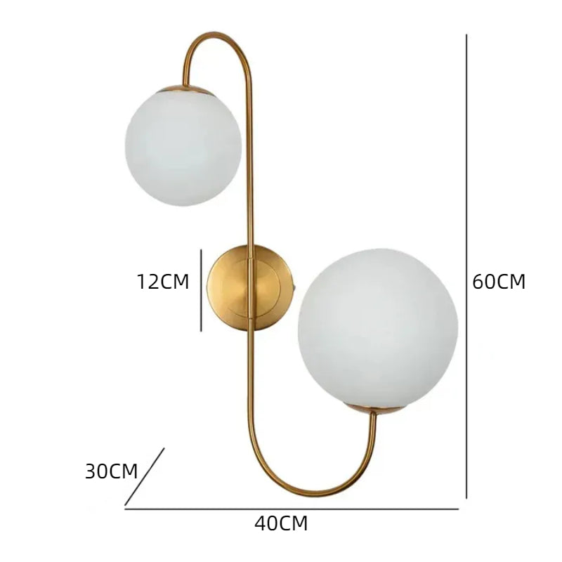 Moderne Wandleuchte mit weißem Kugelglasschirm und 2 Leuchten