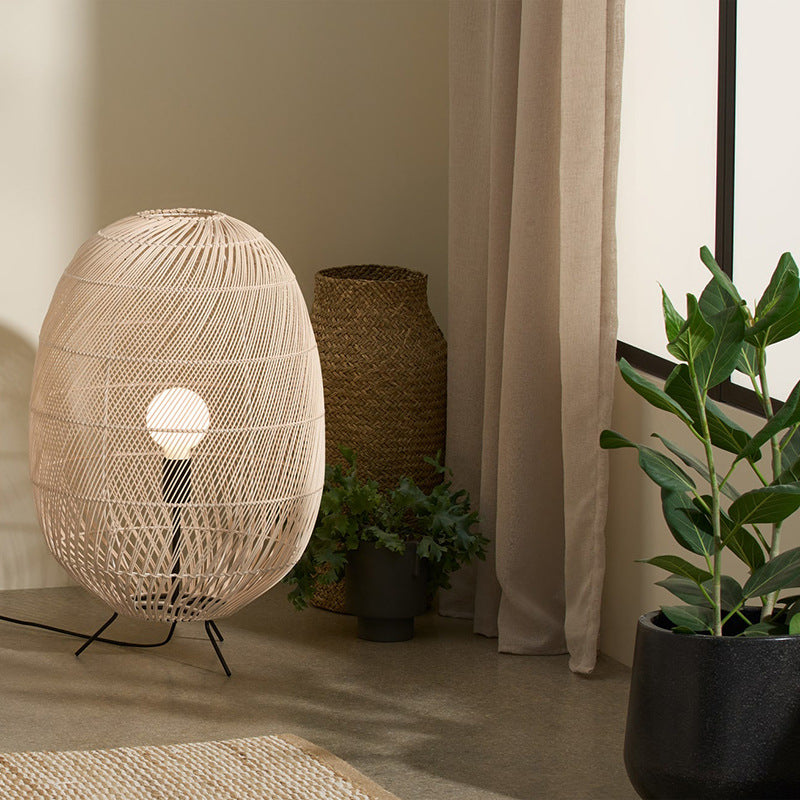 Natürliche Rattan-Midi-Stehlampe für das Wohnzimmer