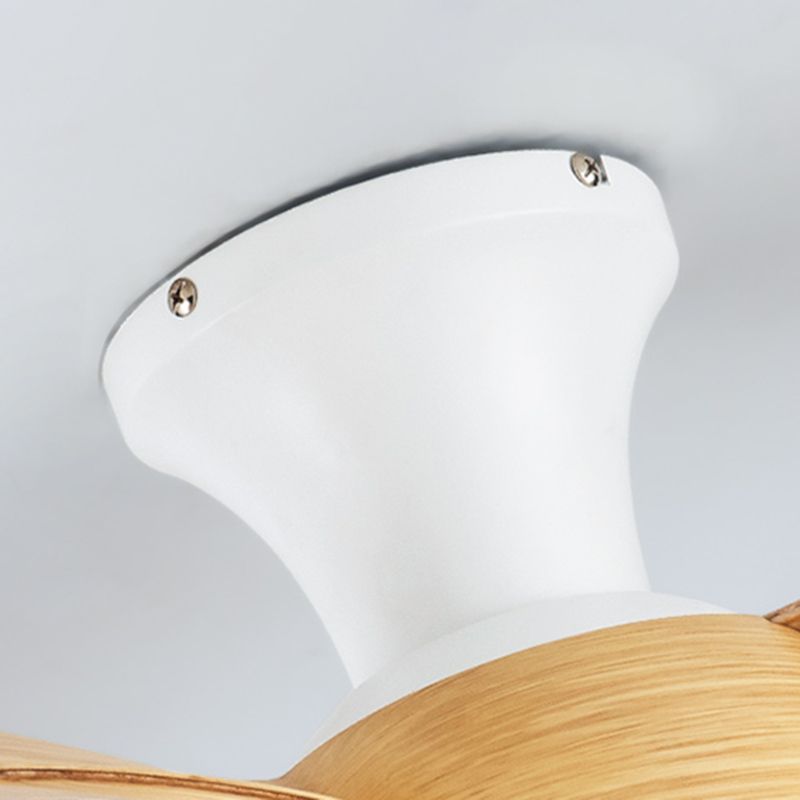 Deckenventilatoren im modernen Stil aus hellem Eisen und Acryl für die Unterputzmontage im Wohnzimmer