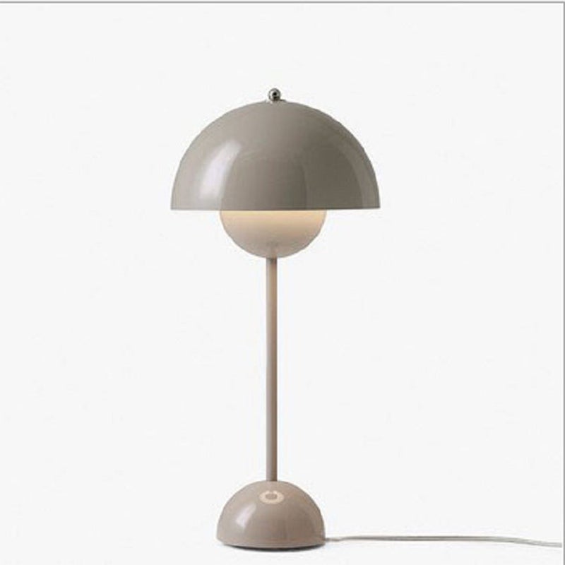 Minimalistische Tischlampe aus Metall, kreative Nebenlampe