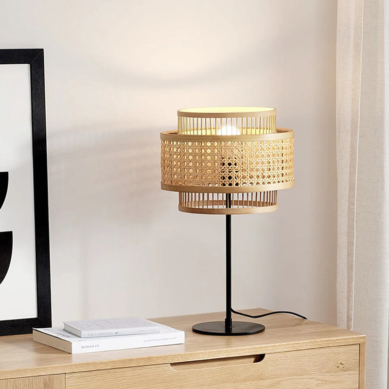 Handgeflochtene Rattan-Stehlampen und Tischlampen im Vintage-Design