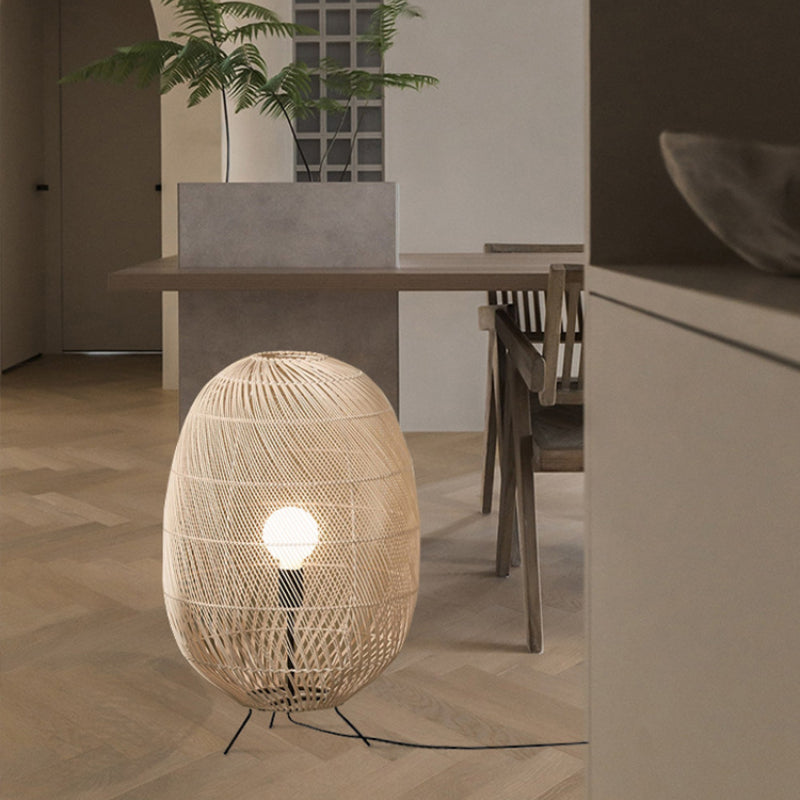 Natürliche Rattan-Midi-Stehlampe für das Wohnzimmer