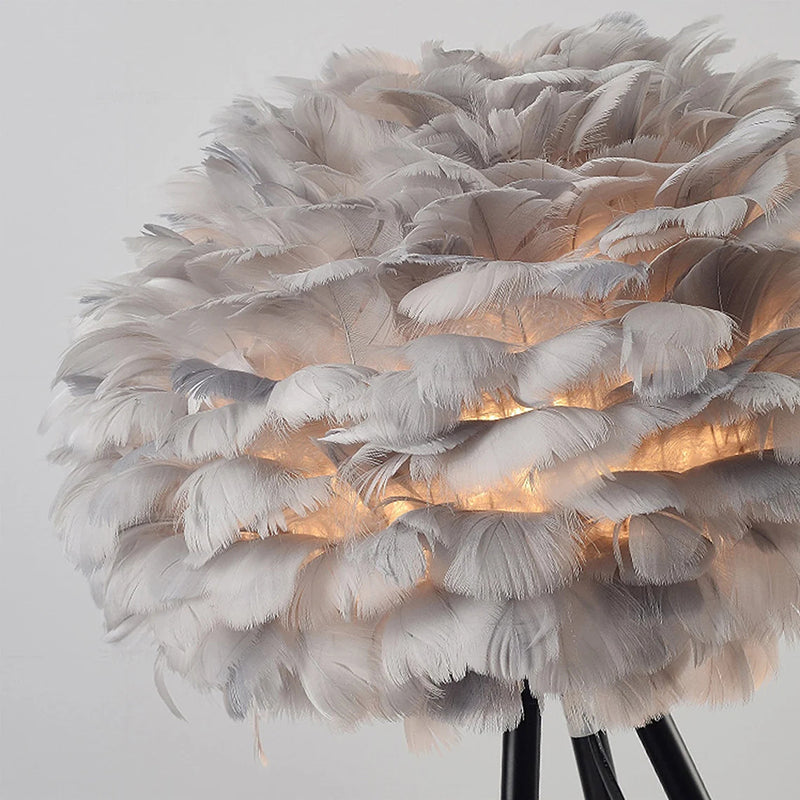 Handgefertigte Feder-Tischlampe