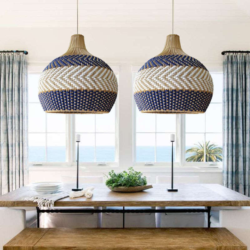 Designtrends für handgewebte blau-weiße Rattan-Pendelleuchten