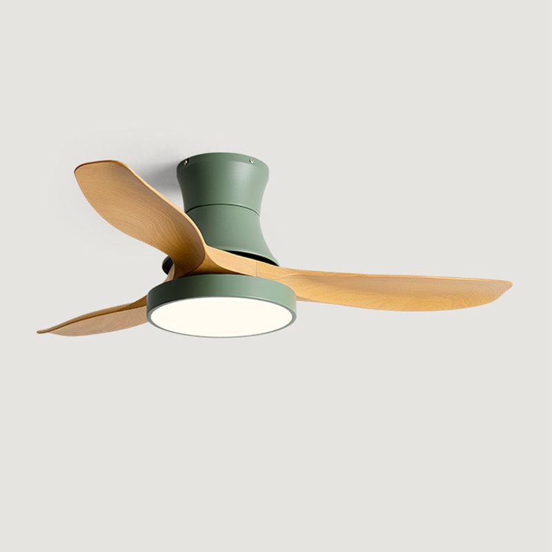Moderner 3-flügeliger Deckenventilator mit polierter Oberfläche und Licht für Zuhause