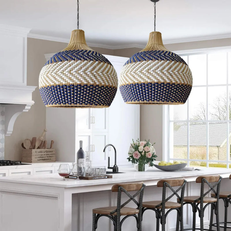 Designtrends für handgewebte blau-weiße Rattan-Pendelleuchten